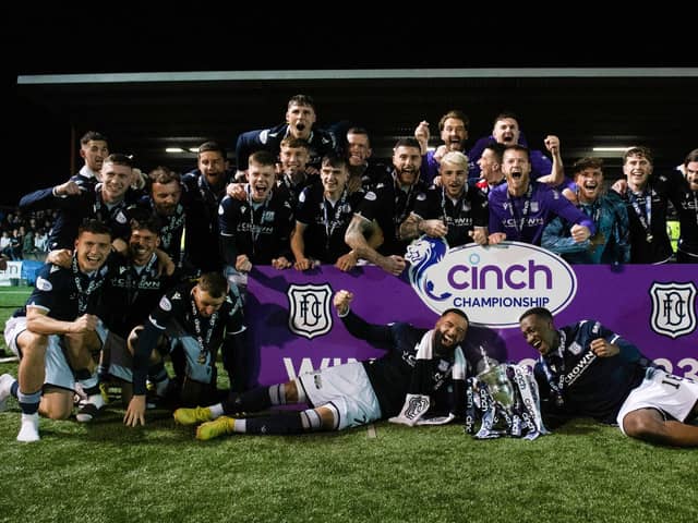 Dundee landed the title in dramatic style, overcoming Queen's Park 5-3.