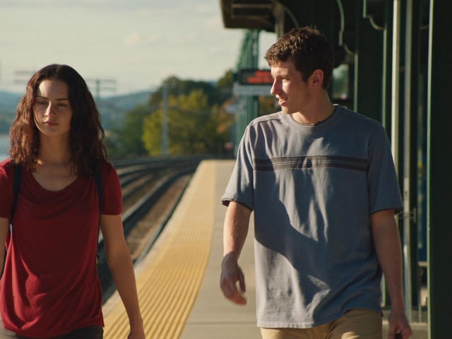 Rated at 95% on Rotten Tomatoes, Tramps follow the tale of two aspiring criminals who are brought closer via a stolen briefcase and a case of mistaken identity. Part rom-com, part comedy.