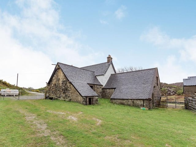 Oldany Farmhouse - outbuildings.