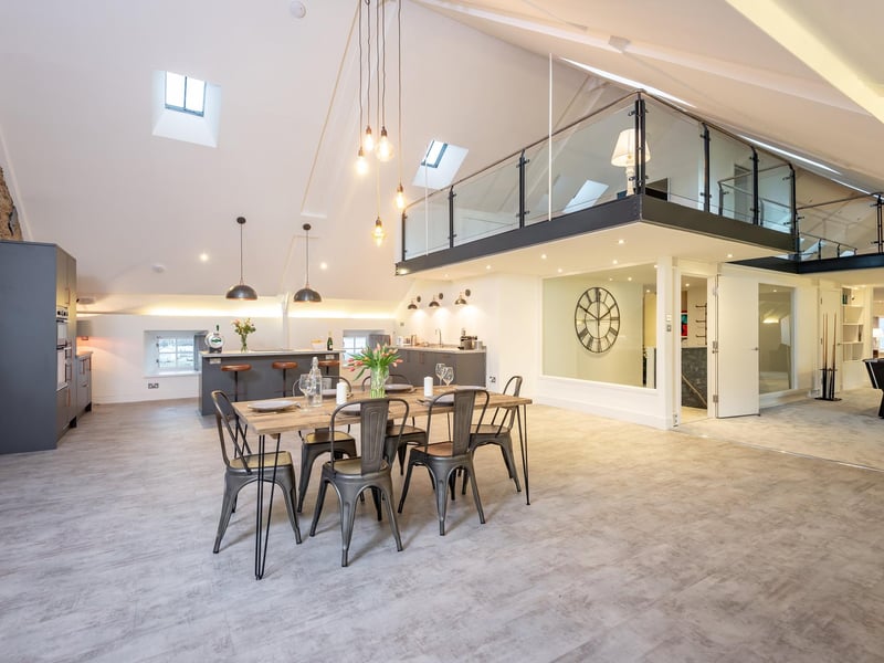 Dining kitchen flows into the open hallway