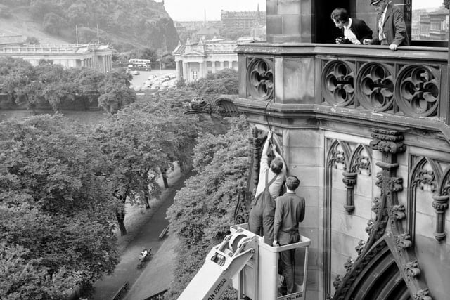 In July 1966, the Edinburgh Corporation tasked lighting engineers with installing floodlighting equipment on the Scott Monument on Princes Street.