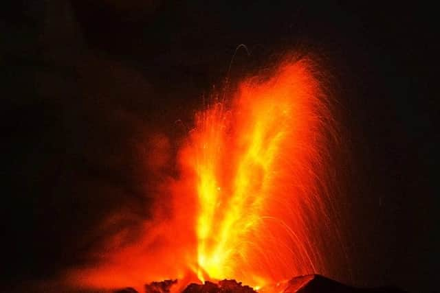 An 18th-century volcanic eruption spread a sulphurous haze across Scotland and turned crops black and leaves yellow, research suggests.