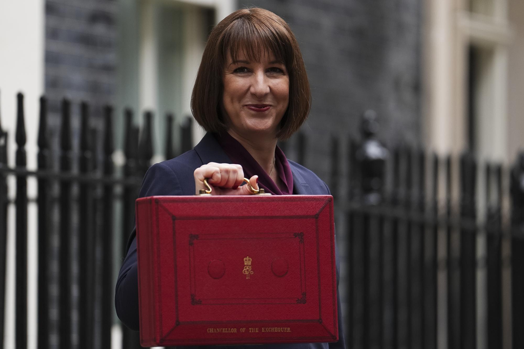 Rachel Reeves urged to show 'restraint' as fears grow Scots face more tax rises