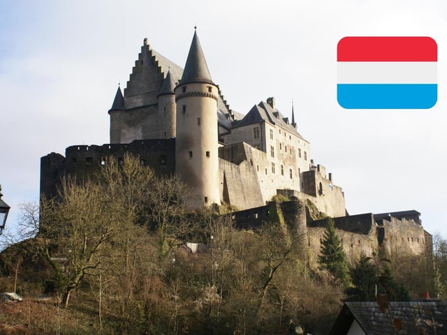 WageIndicator.Org reports that as of April, 2022, the minimum wage for 'unskilled workers' in Luxembourg is €13.37 (for skilled labour it sits at €16.05).