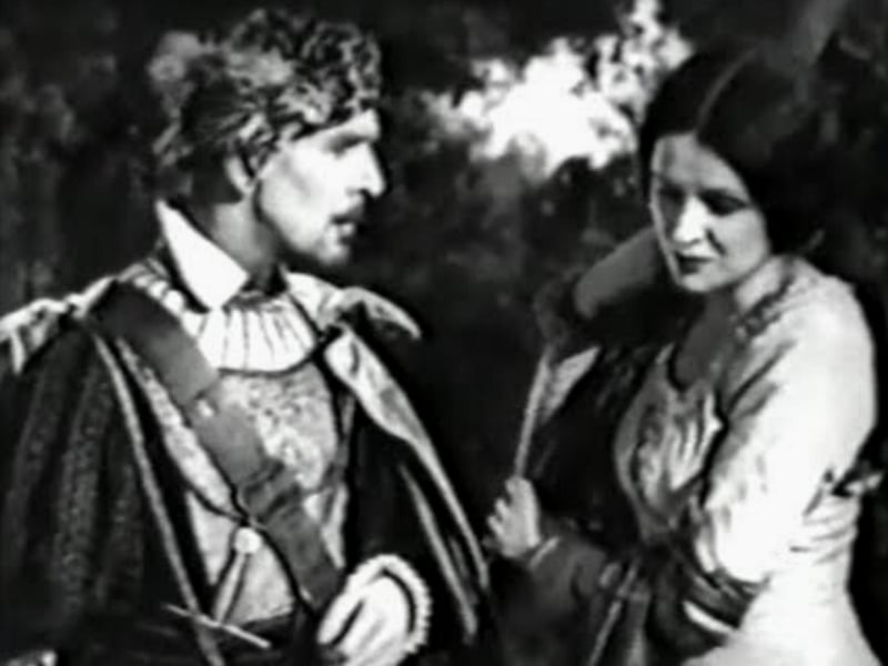 The Lady of the Lake is a romance directed by James A FitzPatrick that stars talents like Percy Marmont, Benita Hume and Lawson Butt. It is an adaptation of the 1810 poem ‘The Lady of the Lake’ by Walter Scott. In this story set in 15th century Scotland, we follow a young woman of an outlaw clan attempting to rescue her father and her lover after they are captured by the king’s forces.