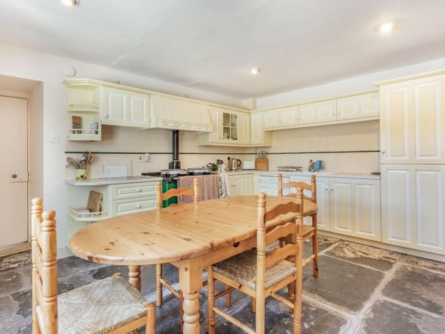Oldany Lodge - kitchen.