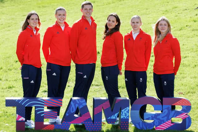 Kathleen Dawson (1st left) with GB team-mates Katie Shanahan, Duncan Scott Angharad Evans, Lucy Hope and Keanna MacInnes (Pic Steve Welsh/Getty Images)