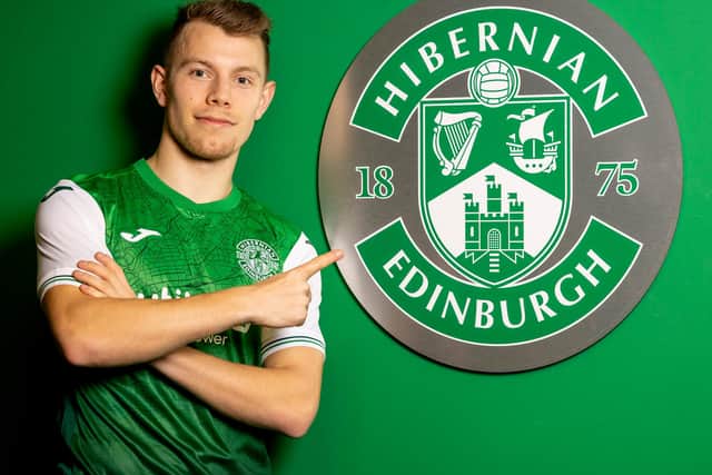 Runar Hauge has signed for Hibs.
