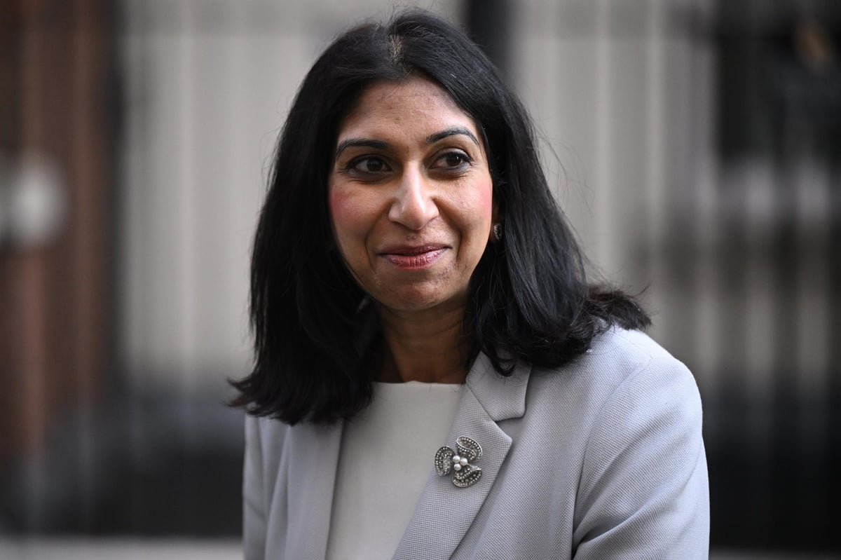 Suella Braverman draws up plans to crack down on foreign students coming to UK