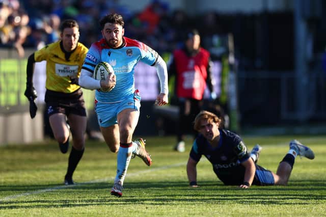 Ollie Smith of Glasgow Warriors runs with the ball during the Pool B - Challenge Cup win over Bath at The Recreation Ground. (Photo by Clive Rose/Getty Images)