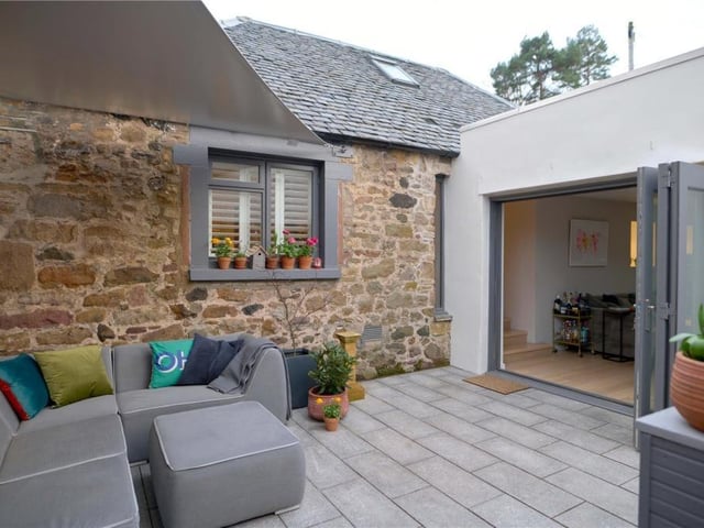 Rear patio garden.