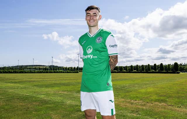 Hibs have signed Dylan Levitt on a three-year deal after completing his transfer from Dundee United.