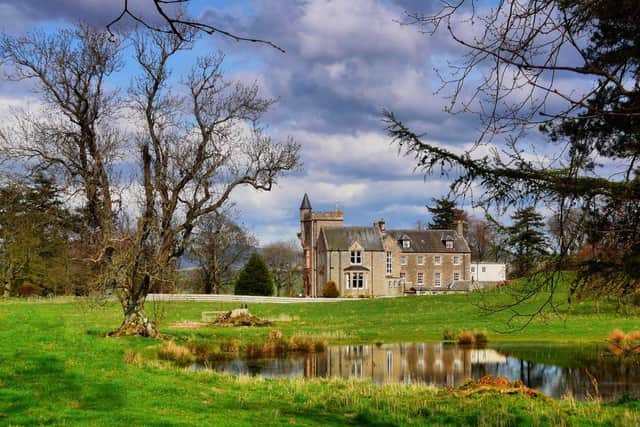 The Scottish SPCA is appealing for information after five cats in the Elphinstone Crescent area have died and a further two are missing in Biggar.