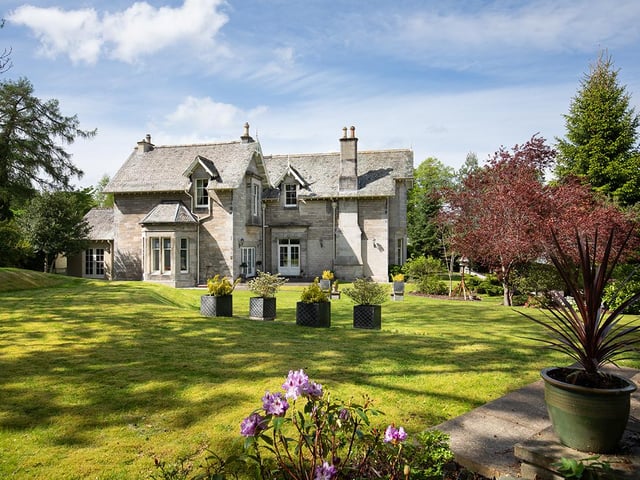 Exterior: Kingsmuir is surrounded by just under an acre of grounds complete with sweeping driveway.
Contact: Knight Frank