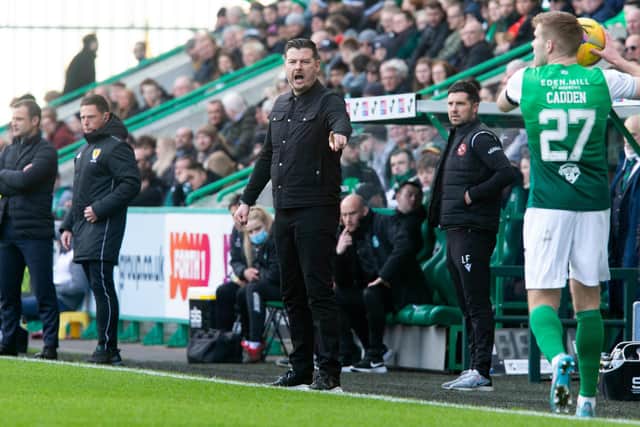 Dundee United manager Tam Courts on the touchline during his side's 1-1 draw with Hibs at Easter Road. (Photo by Ewan Bootman / SNS Group)