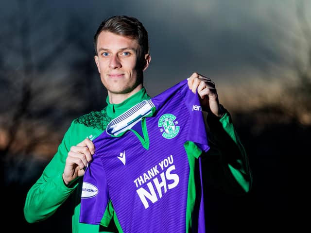 Matt Macey has joined Hibs until the end of the season