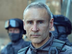 Cal MacAninch as Lee Robbins SCO-19 in Trigger Point