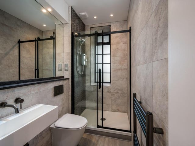 Bedroom 2 en-suite.