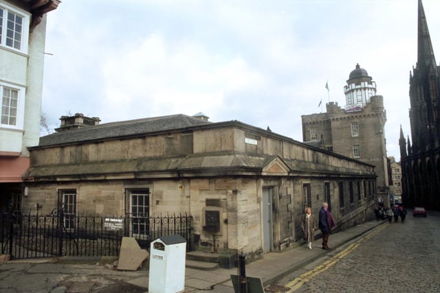 Situated at the top of Castlehill, the highest point in central Edinburgh, this 19th century former reservoir once contained the city's chief water supply. It is now occupied by the Tartan Weaving Mill.