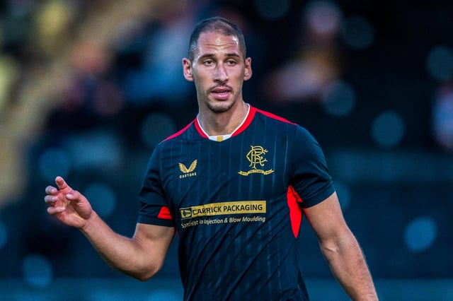 Nikola Katic en action pour les Rangers B lors d'un récent match du SPFL Trust Trophy contre Dumbarton.  (Photo de Mark Scates / Groupe SNS)