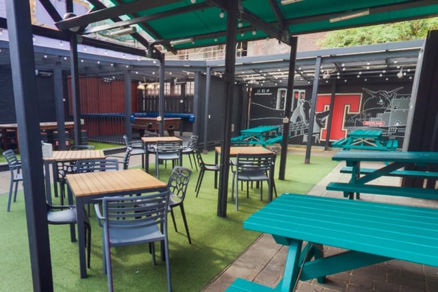 The Ark offers an excellent beer garden, and is the self proclaimed "best student pub in Glasgow". Should it be sunny, this could be a great bet to watch Rangers vs Frankfurt in their beer garden.