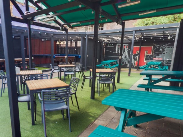 The Ark offers an excellent beer garden, and is the self proclaimed "best student pub in Glasgow". Should it be sunny, this could be a great bet to watch Rangers vs Frankfurt in their beer garden.