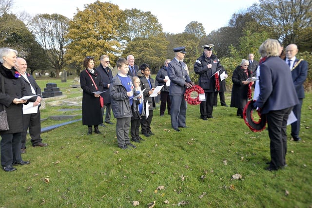The Friends of Westoe Cemetery organised the service to honour forgotten World War One veterans.