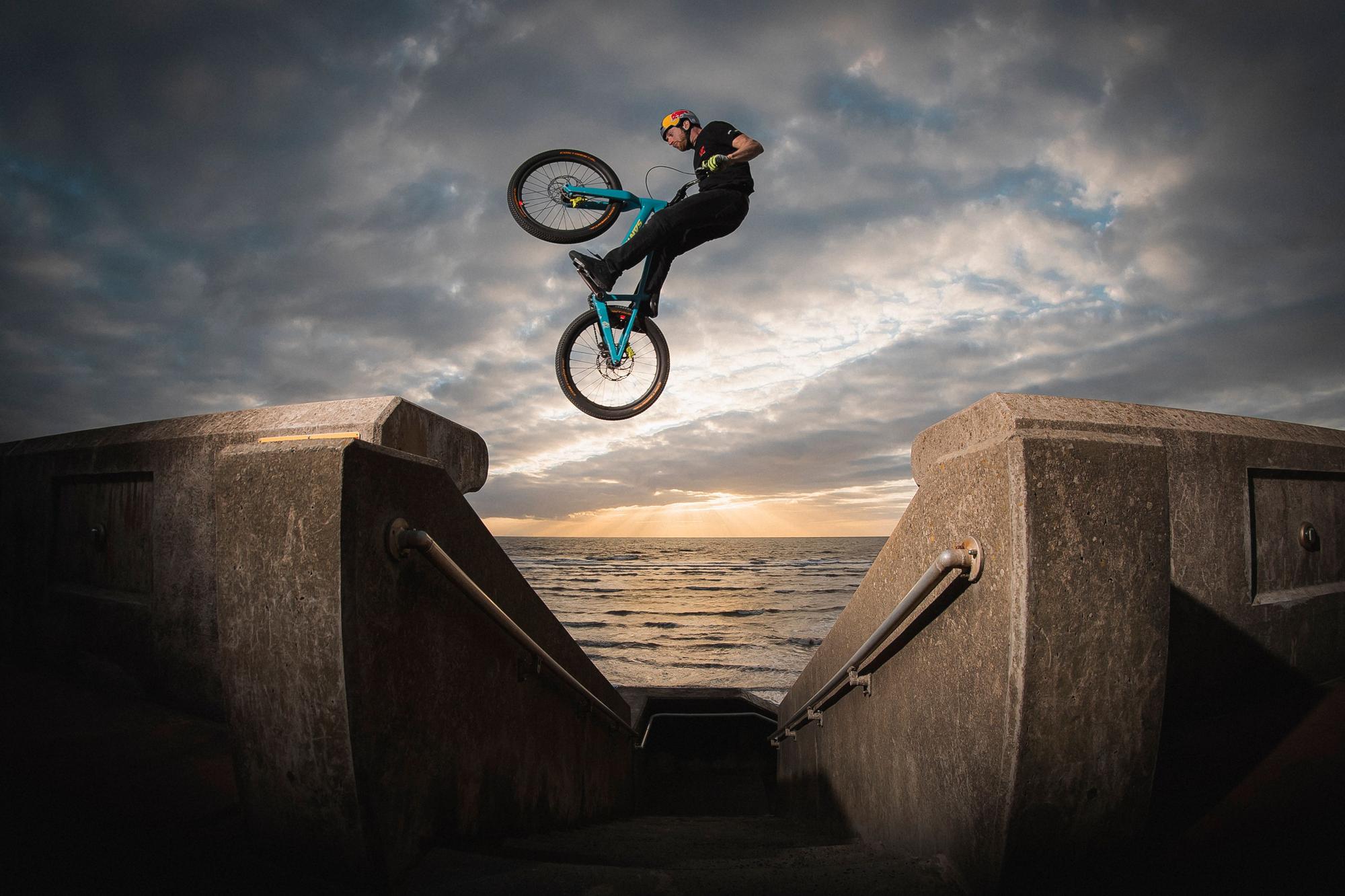 Danny macaskill best sale 2009