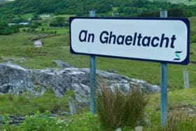 Tha gu leòr ri ionnsachadh bho ar caraidean Eirinneach nuair a thig gu mar a tha iad a’ dèiligeadh leis a’ chànan.