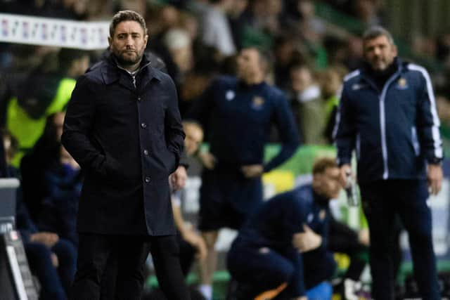 Hibs boss Lee Johnson and St Johnstone's Callum Davidson. (Photo by Mark Scates / SNS Group)