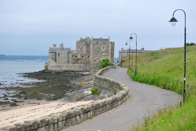 Blackness Castle near Linlithgow stars as Fort William in Outlander, where Jamie attempts a daring rescue of Claire who is in the clutches of the villainous Black Jack Randall.