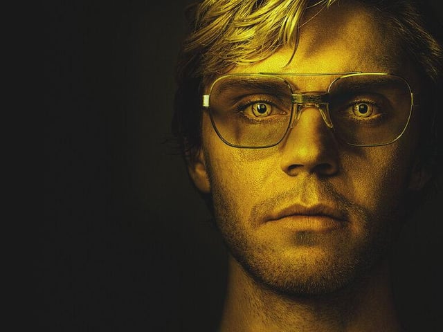 This eight part series tells the gruesome and sadistic tale of serial killer Jeffrey Dahmer. It is ranked lowly by Rotten Tomatoes official reviewers, however, fans of the series have rated it much higher at 83%. The series won Evan Peters the Golden Globe Award for Best Actor in Miniseries or Television Film for his portrayal of the killer.