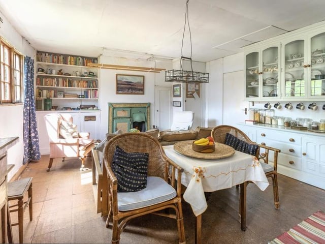 Sitting room.