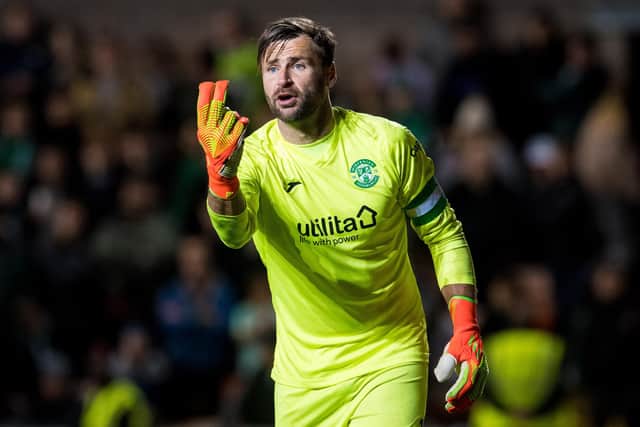 Hibs goalkeeper David Marshall says being in third place when the World Cup breaks arrive is a realistic goal for the club.