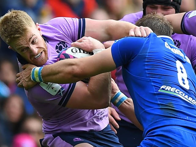 Made a key try-saving intervention near the end and was part of spirited rearguard action. 6