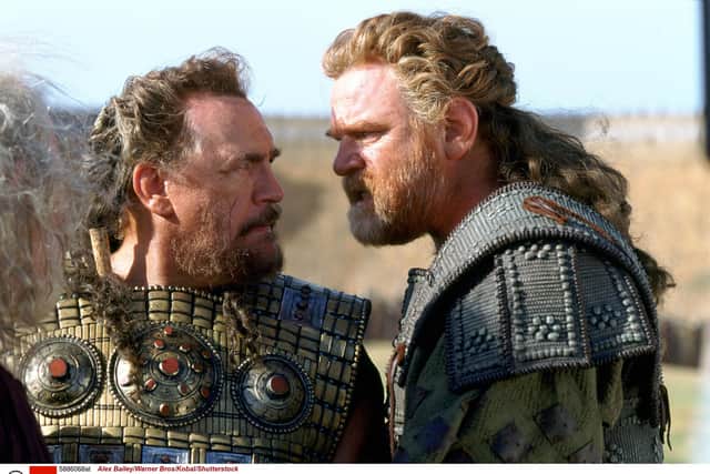 Brian Cox as Agamemnon and Brendan Gleeson as Menelaus in Troy, 2004.