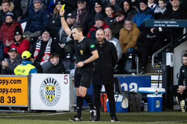 Hearts boss Robbie Neilson booked by Chris Graham. (Photo by Alan Harvey / SNS Group)