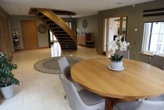 Reception hall / dining area.