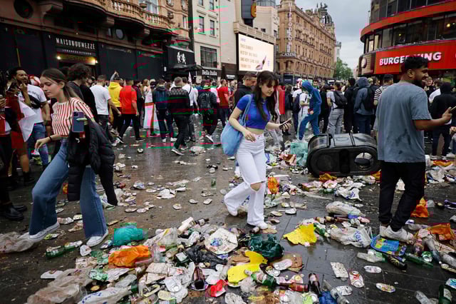 Euro 2020: Chaotic scenes at Wembley as some fans try to force their way into the stadium ahead of the Euros final