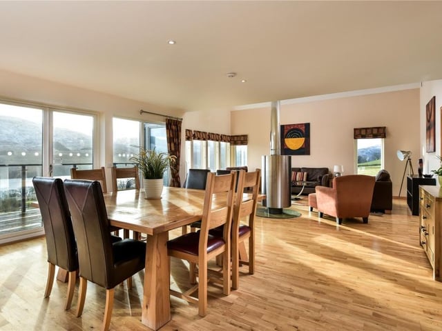 Dining room.