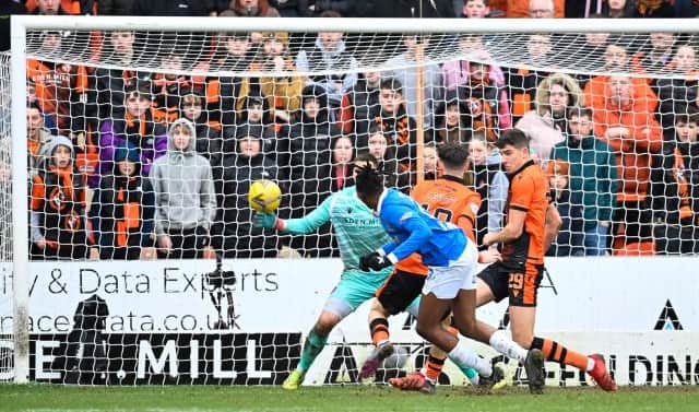 Joe Aribo scores Rangers' equaliser in the 1-1 draw against Dundee United at Tannadice. (Photo by Rob Casey / SNS Group)