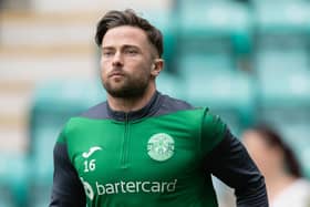 Lewis Stevenson has penned a contract extension at Hibs.
