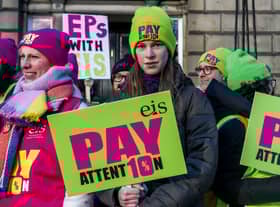 After Primary school teachers were on strike yesterday in Scotland, today is the turn of all secondary school teachers across Scotland. Secondary school teachers hold a protest outside Bute House this afternoon calling for their request for a 10% pay rise to be met, otherwise a further 16 days of strikes are planned