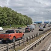 Two separate incidents on the motorway between Edinburgh and Glasgow have blocked lanes.
