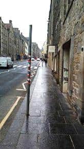A narrow Canongate pavement with redundant pole. Picture: Living Streets Scotland