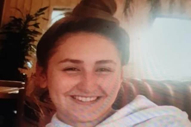 Natalie Evans, 17, was last seen at around 3pm on Wednesday, December 15, at Eaglesham Road in East Kilbride.