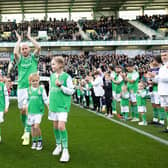 Hibs legend David Gray receives a guard of honour ahead of his testimonial match against a Manchester United Select at Easter Road. (Photo by Ross Parker / SNS Group)