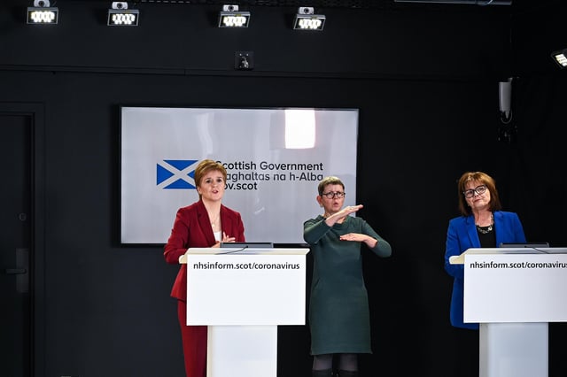 First Minister Nicola Strugeon and Health Secretary Jeane Freeman, hold a coronavirus briefing at St Andrews House on March 29, 2020 in Edinburgh, Scotland (Photo by Jeff J Mitchell/Getty Images).