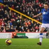 Bojan Miovski missed three good chances for Aberdeen against St Johnstone.