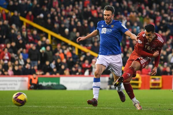 Bojan Miovski missed three good chances for Aberdeen against St Johnstone.
